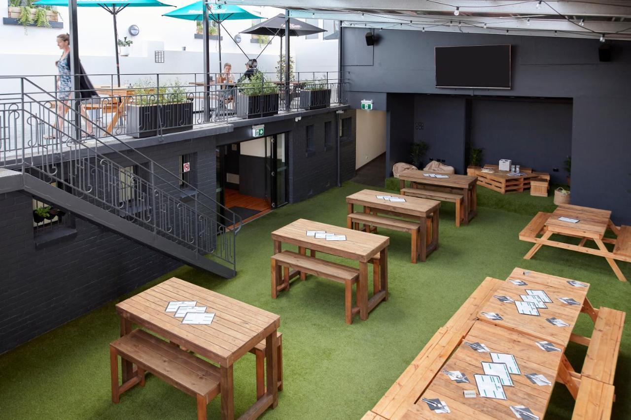 Sports Garden Hotel 朗塞斯顿 外观 照片